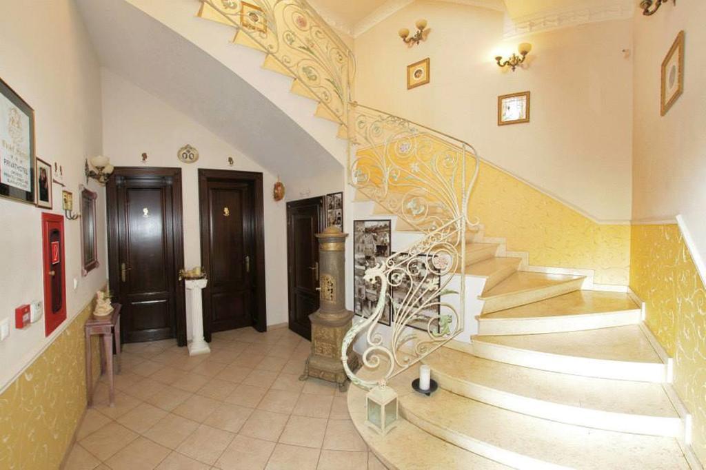 Hotel Slavia Salonta Екстериор снимка