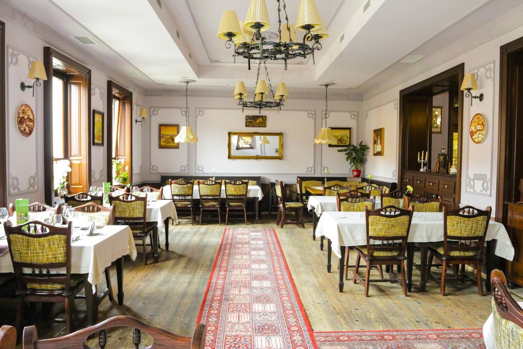 Hotel Slavia Salonta Екстериор снимка