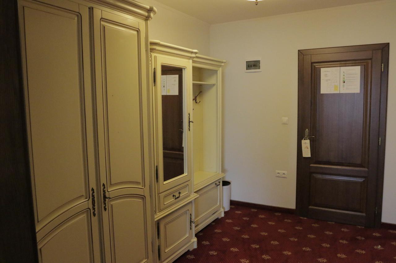 Hotel Slavia Salonta Екстериор снимка