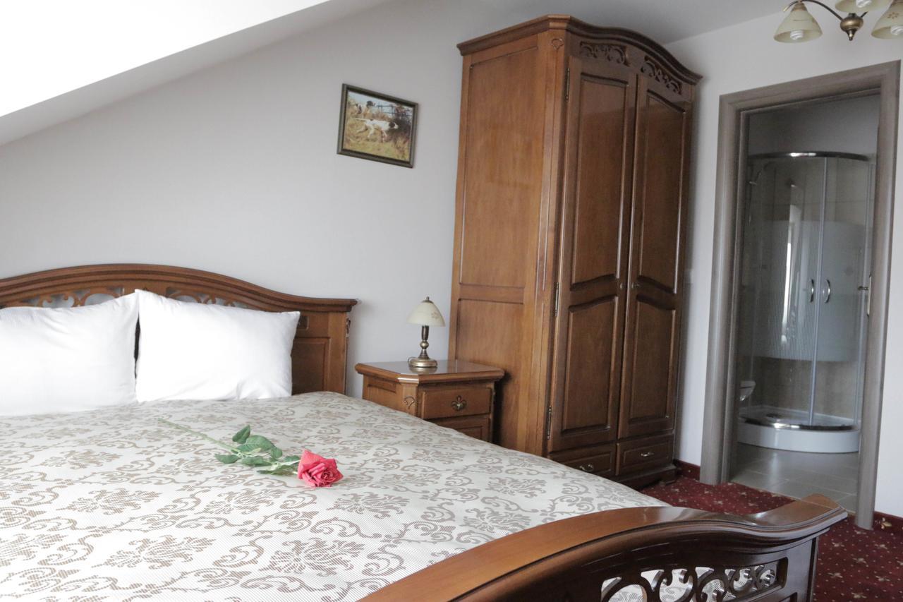 Hotel Slavia Salonta Екстериор снимка