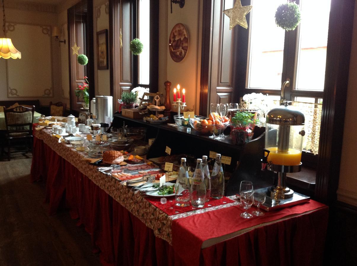Hotel Slavia Salonta Екстериор снимка